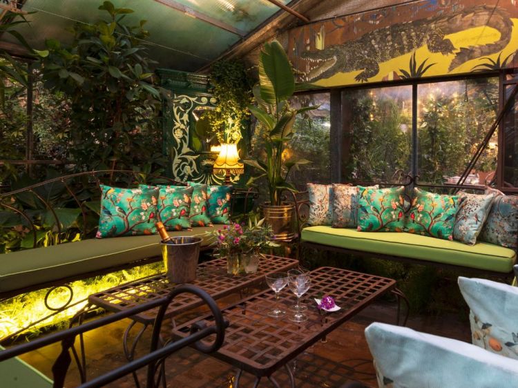 Interni firmati da Paolo Nesi, insieme alla direzione creativa di Giuseppe Dicecca
