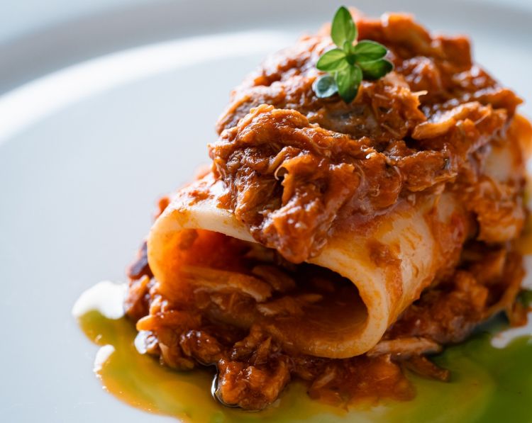 La Pasta al ragù...di mare è uno dei piatti simb