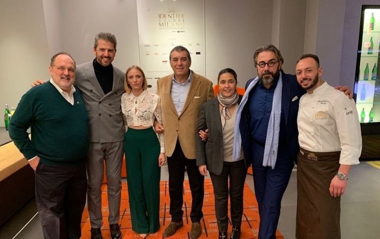 I tre conduttori con, da sinistra: Paolo Marchi, Claudio Ceroni, Paola Valeria Jovinelli, Alessandro Rinaldi