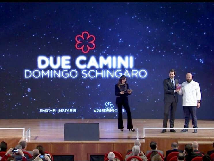 Domingo Schingaro premiato sul palco di Parma. È 
