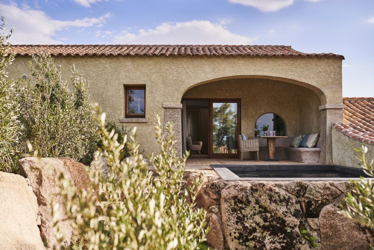 Nella tenuta che ospita il retreat, alle quindici suite con piscina privata, quest'anno si sono aggiute quattro nuove camere