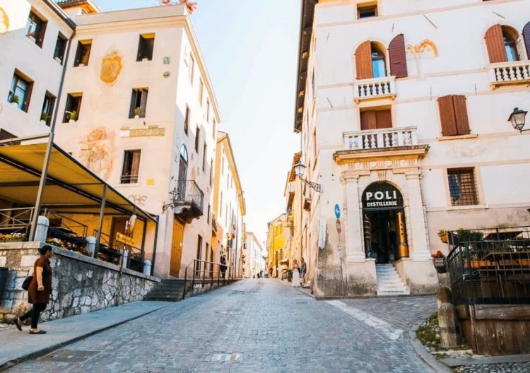 L'ingresso del museo nel centro di Bassano del Grappa
