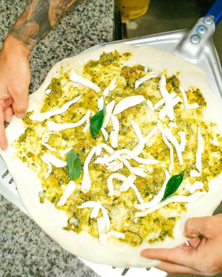 Marco Testa al lavoro: sta per nascere la Live is life con provola, zucchine, scaglie di provolone del Monaco e creama di zucchine
