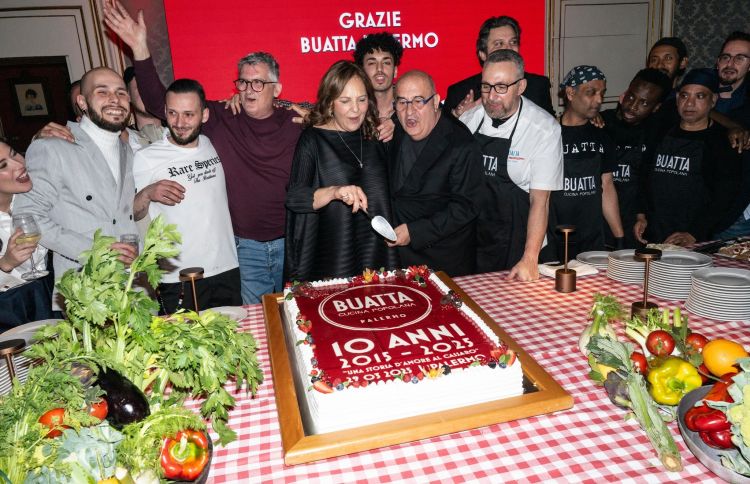 I patron Stefania Milano e Franco Virga tagliano l