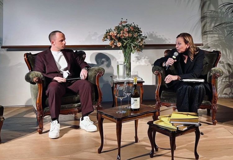 Federico Veronesi e Cinzia Benzi durante la presentazione del libro a Verona
