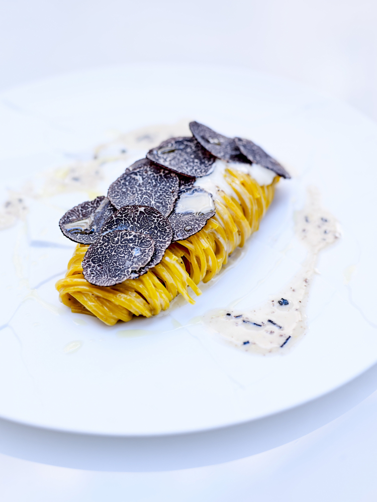 Tagliolini al tartufo nero di Norcia e crema di parmigiano (foto Jean-Claude Amiel)
