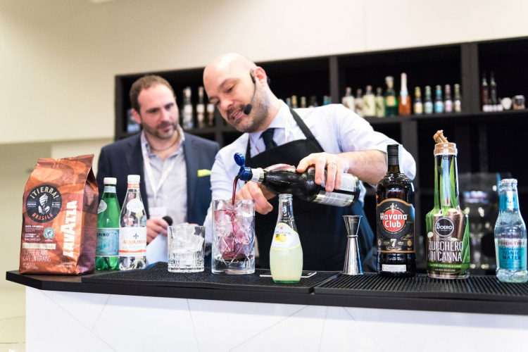 Il Coffeetail di Lavazza con Fabio Sipione, promossa da Lavazza. Con lui Davide Visiello, che ha presentat il primo giorno di Identità Cocktail
