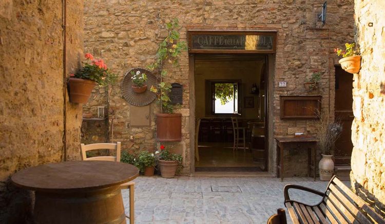 L'ingresso della Pergola, trattoria-pizzeria