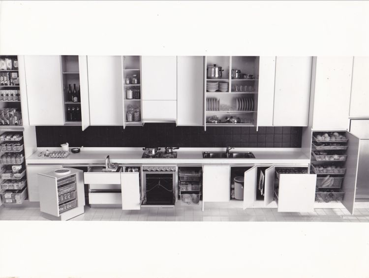 Cucina Long Line di Salvarani, 1972 – © Archivio di Giovanni Salvarani
