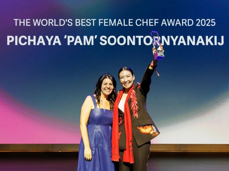Sempre in tema di cuoche, ci è piaciuto molto il passaggio di consegne nel titolo di chef donna tra la brasiliana Janaina Torres (detentrice del premio nel 2024) e la thailandese di origini cinesi Pichaya Soontornyanakij, detta chef Pam, del ristorante Potong. Il ricordo della sua anatra in più servizi è ancora nitido nel nostro ippocampo