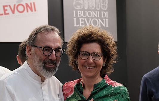 Marella Levoni con Norbert Niederkofler durante l'ultima edizione di Identità Golose

