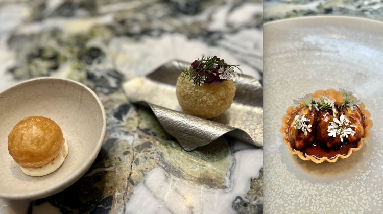 A sinistra, Buñuelos (sorta di frittella) con escamoles (larve di formica, che aggiungono una caratteristica nota burrosa e nocciolata) e crema infusa di miele d'ape Melipona.
Al centro, Infladita (tortilla di mais fritta e ariosa) di granchio con pipiàn verde (mole vegetale) di semi di girasole, lime makrut (kaffir lime) e basilico tailandese.
A destra, Tostada (tortilla di mais croccante) con mole di mare, uno switch marittimo con qui Vallejo celebra i sapori marini intrecciandoli alla classica salsa rurale: la base è di peperoncini ancho e guajillo, soffritto di capesante e carciofi e cozze in cima 
