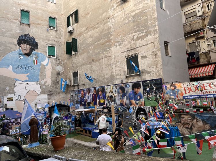 Il celebre murales di Maradona ai Quartieri Spagnoli
