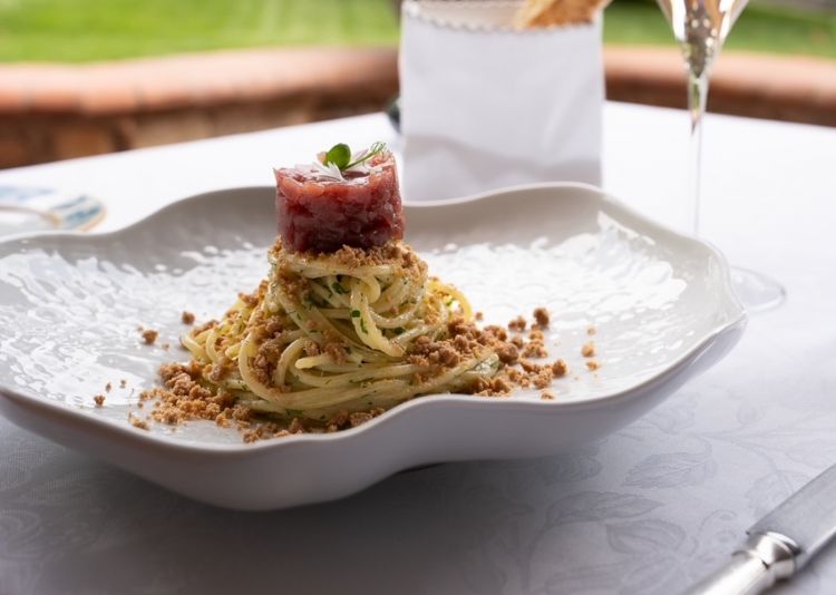 Spaghetti Mancini alla bottarga e tartare di tonno rosso