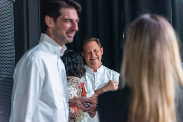 Chicco Cerea accolto da Massimiliano Alajmo
