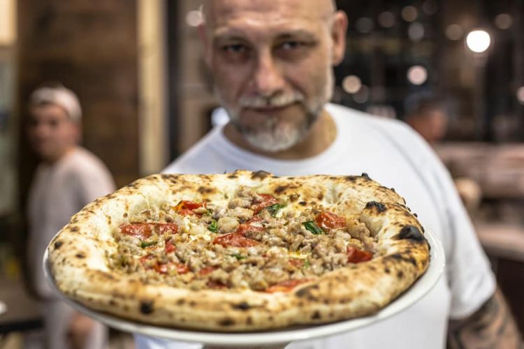 Francesco Martucci, patron-pizzaiolo at I Masanie