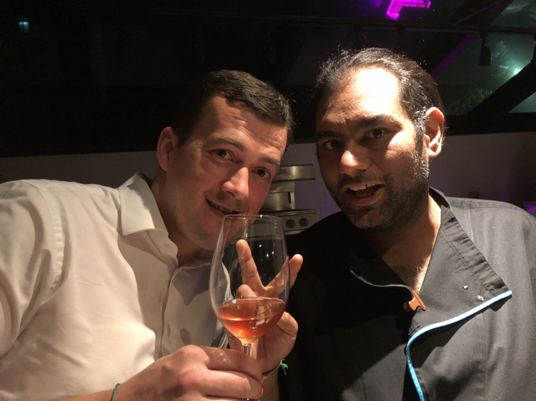 Gaggan con Vladimir Kajic, il sommelier serbo del ristorante. Apriranno presto insieme Wet, "good food, good wines and good music"
