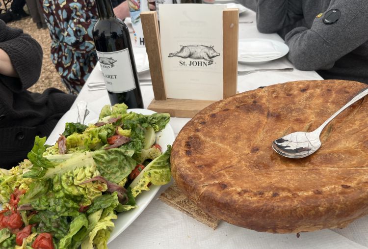 La torta di pollo e lingua di bue di St.John