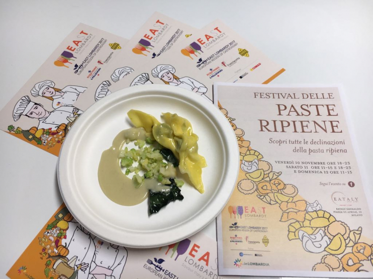 Andrea Leali - Casa Leali, Puegnago del Garda (Brescia): Casoncello di Barbariga ripieno di erbette servito con crema di cavolfiore bianco, tartare di cavolfiore verde e una chips di cavolo nero toscano mantecato con burro acido