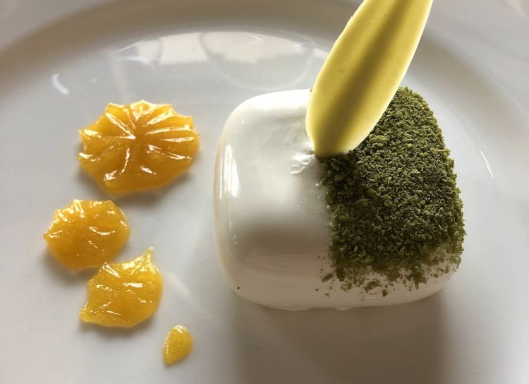 Cocco, tè matcha, granadilla e frutti esotici
