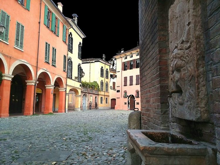 Piazza della Pomposa a Modena. Foto Giacomo V. Armellino
