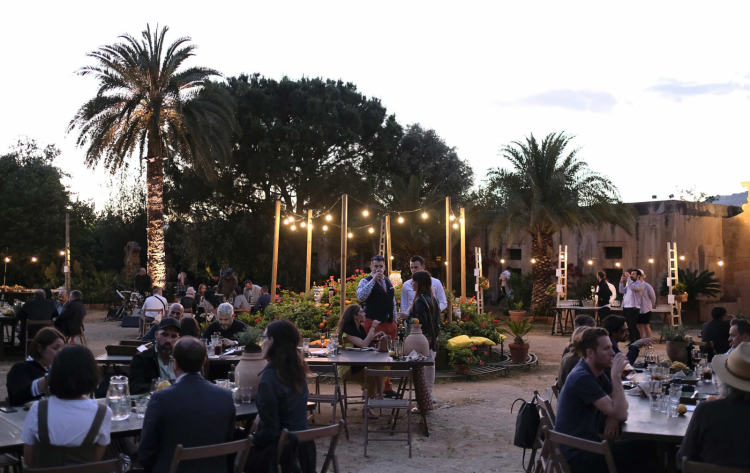 A cena nell’atmosfera settecentesca di Villa San Marco. L’ambiente ideale per l’antico rituale Averna abbinato al menu dello chef Peppe Giuffrè
