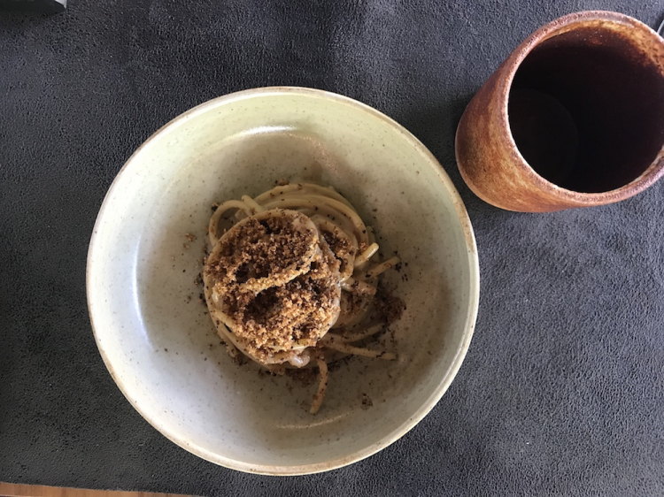 Spaghetti acciughe e liquirizia
