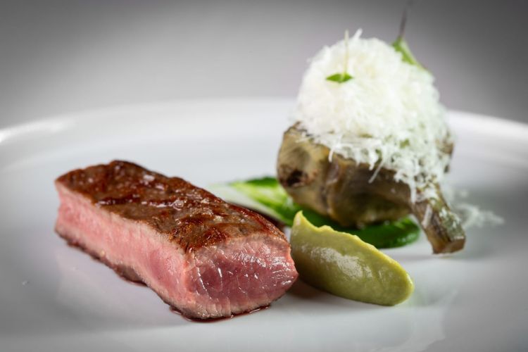 Agnello arrosto, carciofi, menta e pecorino