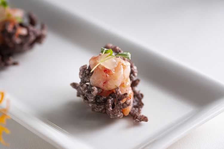 Cuttlefish chips with red prawn tartare and lemon gel