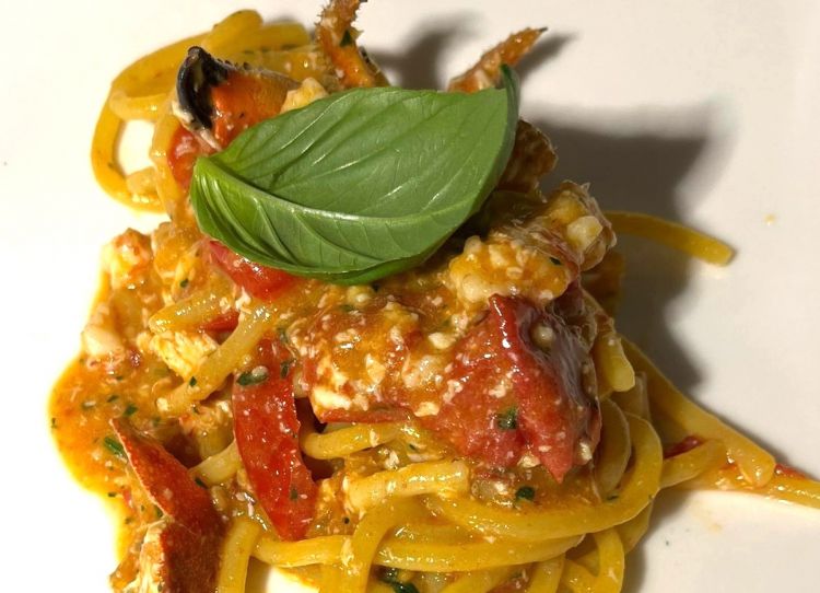 Spaghetti al sugo di granchio peloso, del ristorante 'U Vulesce di Cerignola (Foggia)
