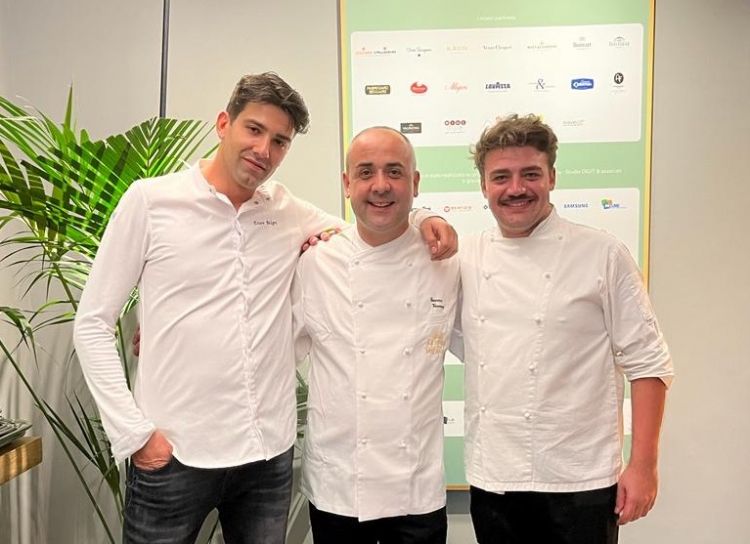 Lo chef Vincenzo Guarino e il suo staff ospiti del