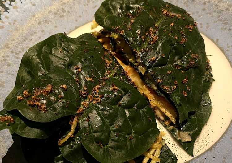 Spinach roll with ricotta and smoked baccalà
