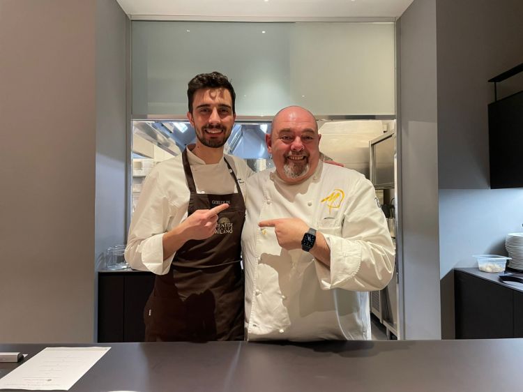 Il resident chef di Identità Golose Milano Edoardo Traverso e lo chef ospite Massimiliano Poggi

