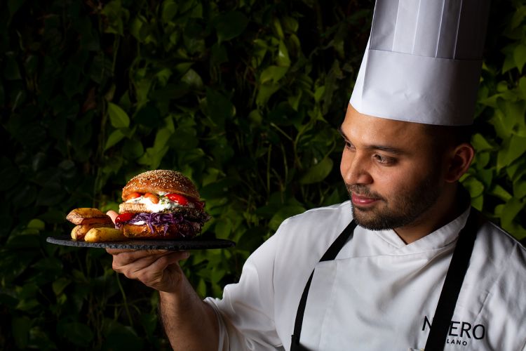 Lo chef di Nhero Ala Uddin Hoque