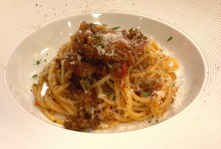 Scuola’s spaghetti with meat sauce 
