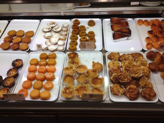 Straordinari i dolci della Casa dos Doces Conventuais di Alcobaça: in questa città ogni anno si tiene anche la Mostra Internacional de Doces & Licores Conventuais (foto Passera)