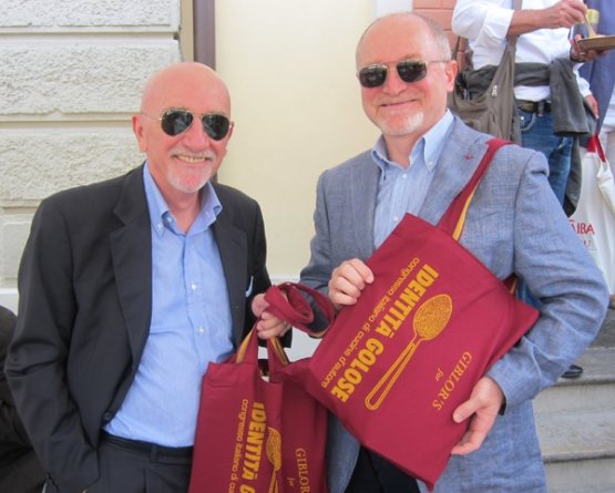 Fausto Arrighi e Roberto Restelli, il curatore della Michelin e il suo predecessore, alla presentazione della guida di Identità Golose