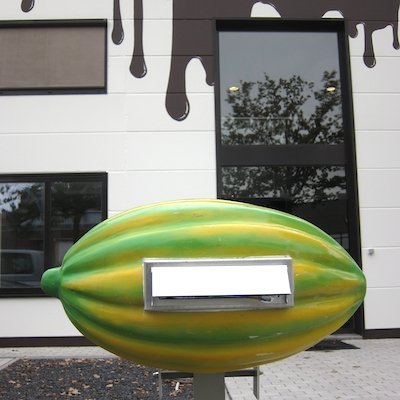 Dominique Persoone's mailbox, shaped like a cocoa bean