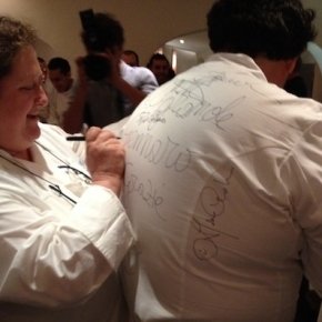 Vico 2013: Valeria Piccini, chef di Caino in Toscana, sigla la giacca di Gennaro Esposito