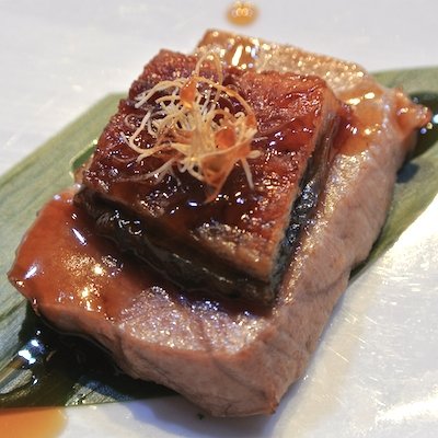 L'Anguilla con ventresca scottata, salsa Teriaki e pasta kataifi croccante, quarto e conclusivo momento del viaggio di Haruo Ichikawa tra Tokyo, Carloforte e Milano