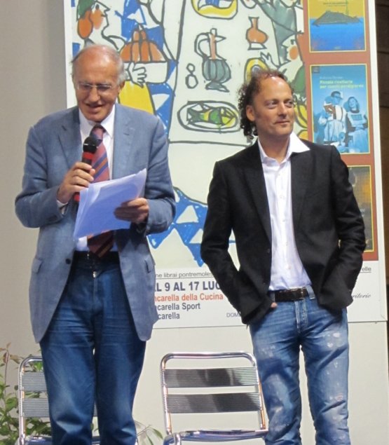Moreno Cedroni premiato del presidente della Fondazione Città del Libro Giuseppe Benelli
