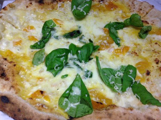 La Margherita Gialla è una delle 7 (+ 4...) pizze in carta. Le pizze in menu cambieranno comunque nel corso dei mesi