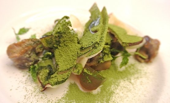 Slightly smoked snails, porcini and green tea. The summary of Lopriore’s philosophy