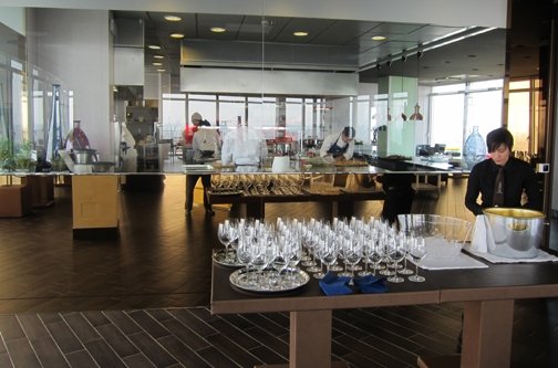 La cucina a vista dell'Unico di Milano (foto di Pa
