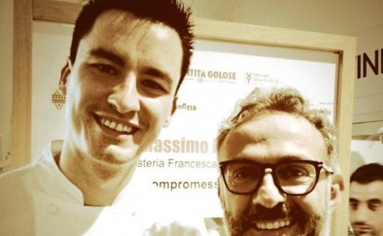 Enrico Panero insieme a Massimo Bottura. Il giovan