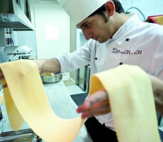 Giovanni Santoro at work: he’s the 30-year-old chef at the Shalai Resort in Linguaglossa (Ct)