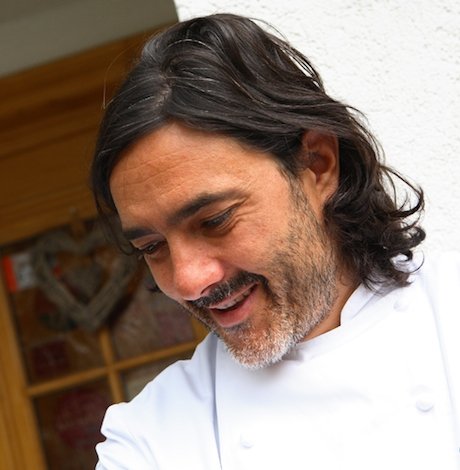 Stefano Masanti, chef e patron del Cantinone di Madesimo, telefono +39.0343.56120, e produttore da alcuni anni di una superba e autentica bresaola