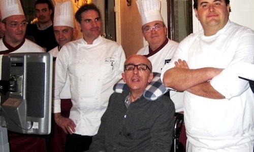 Pasquale Tuccino Centrone festeggiato da Pino Lava