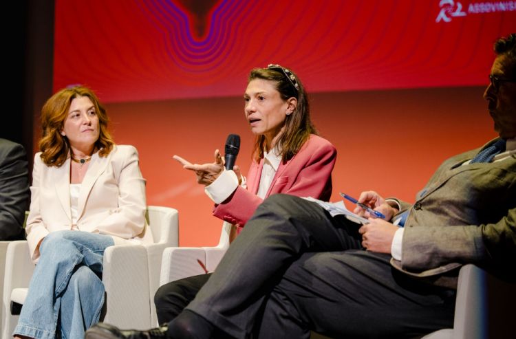 Al centro, Sara Farnetti
