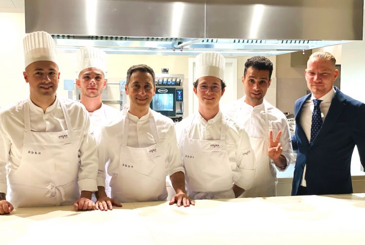 La squadra di Abba, da sinistra verso destra il so